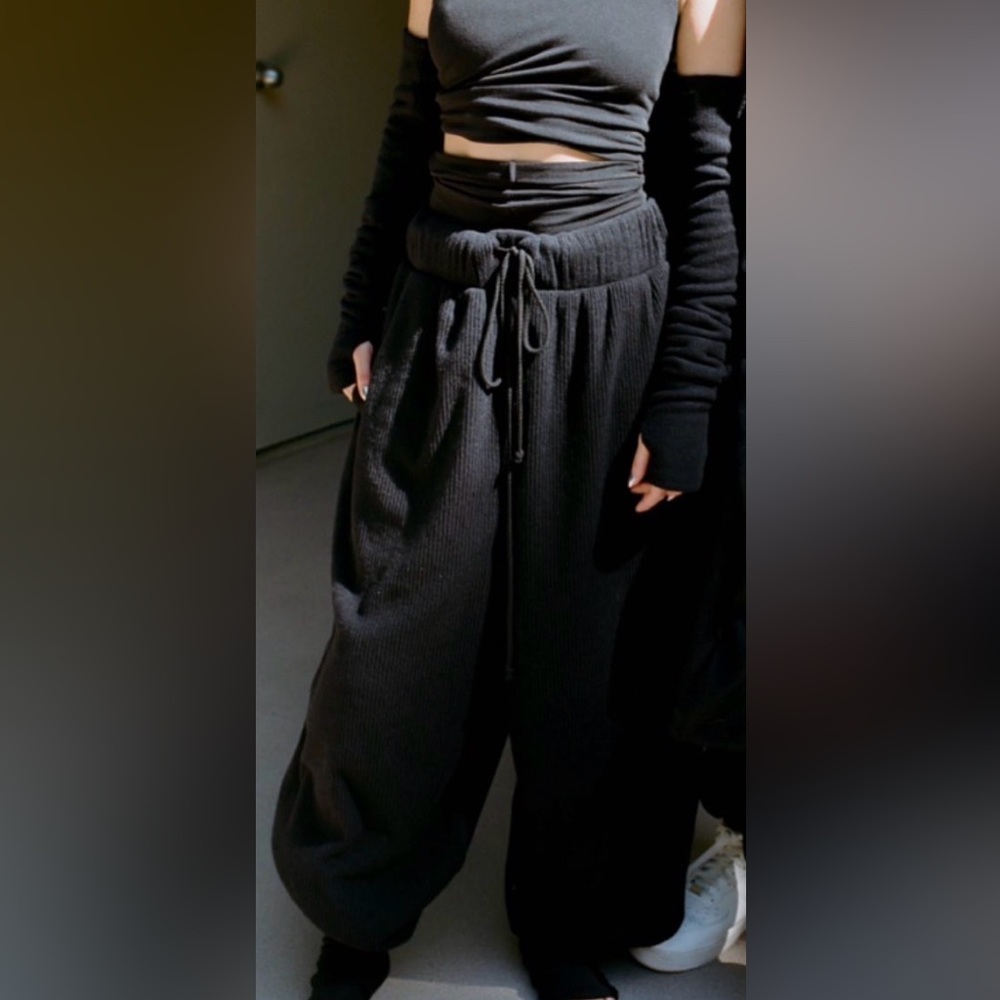 Laina Rauma Dance Class Fuzzy Rib Super Joggers size Small - Picture 3 of 3